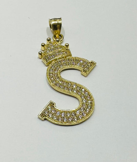10K GOLD CZ STONE INITIAL LETTER "S" WITH A CROWN PENDANT- WEIGHT: 3.7gm