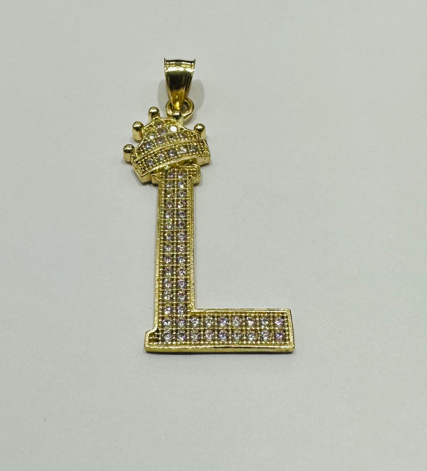 10K GOLD CZ STONE INITIAL LETTER "L" WITH A CROWN PENDANT- WEIGHT: 3.0gm