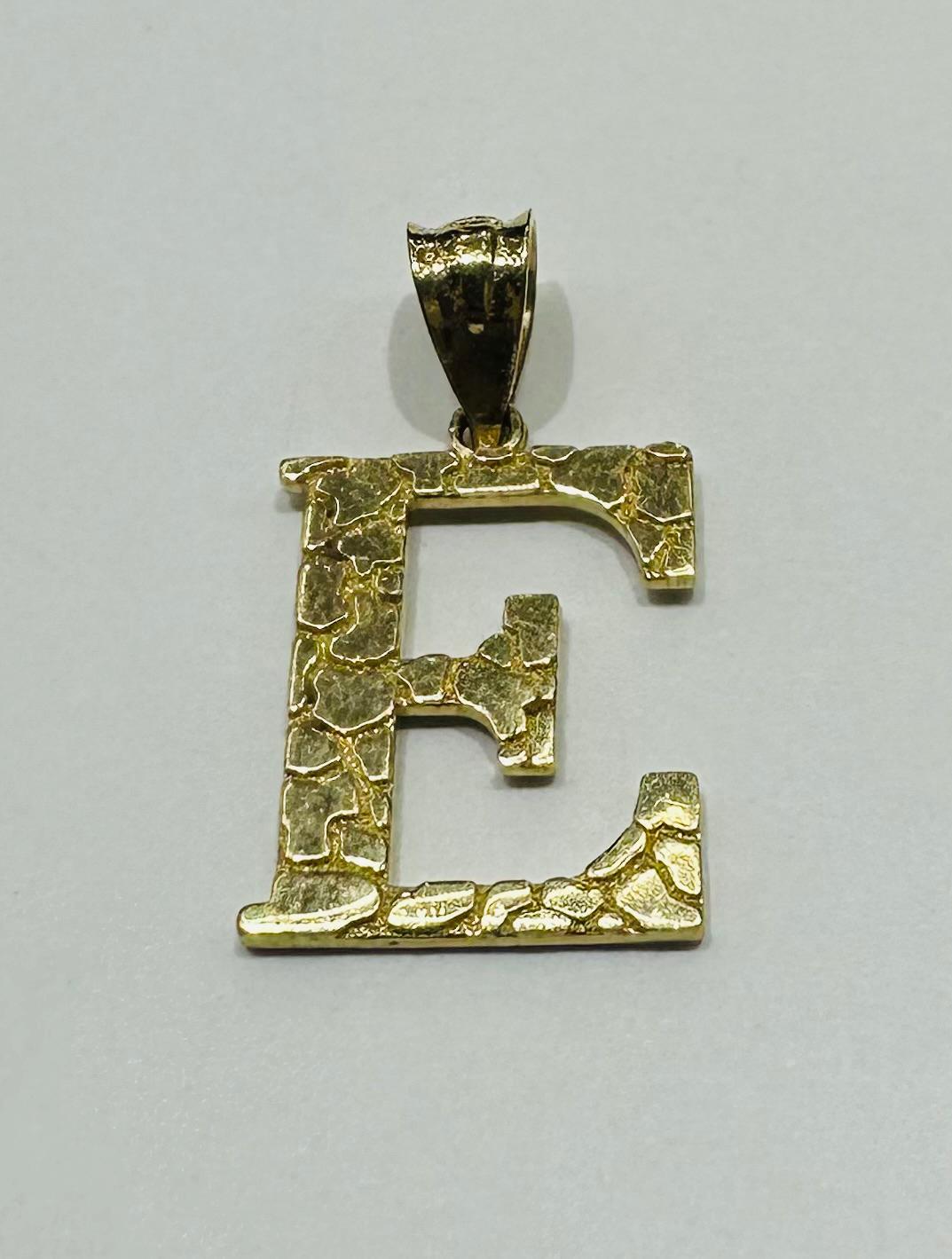 10K GOLD INITIAL LETTER "E" PENDANT