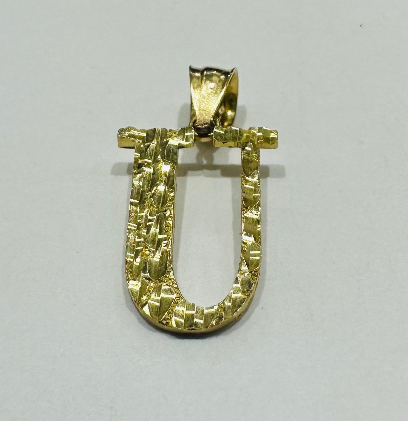 10K GOLD INITIAL LETTER "U" PENDANT