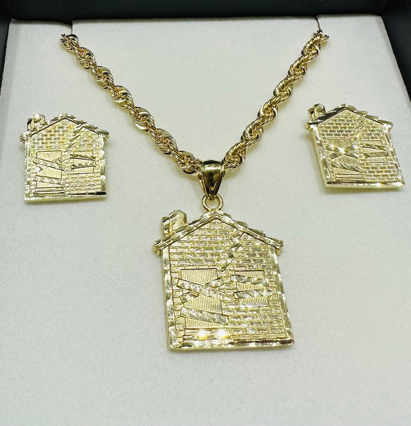 10K GOLD TRAP HOUSE NECKLACE. PENDANT, AND EARRINGS SET