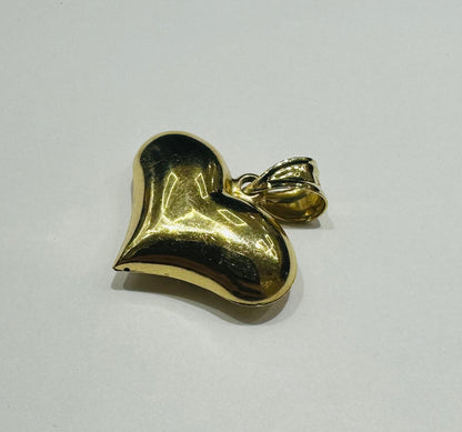 10K GOLD HEART PENDANT- WEIGHT: 1.7gm