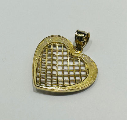 10K GOLD TWO TONED HEART PENDANT- WEIGHT: 2.3gm