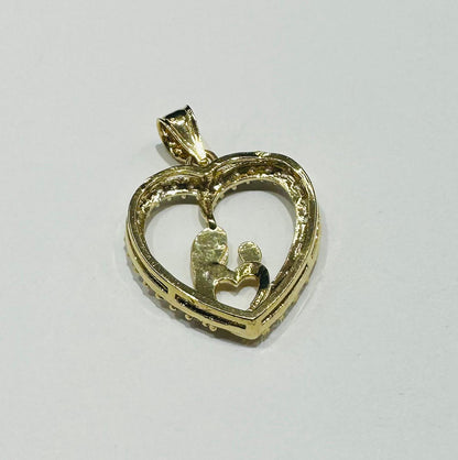 10K GOLD HEART PENDANT WITH CZ STONES- WEIGHT: 2.4gm