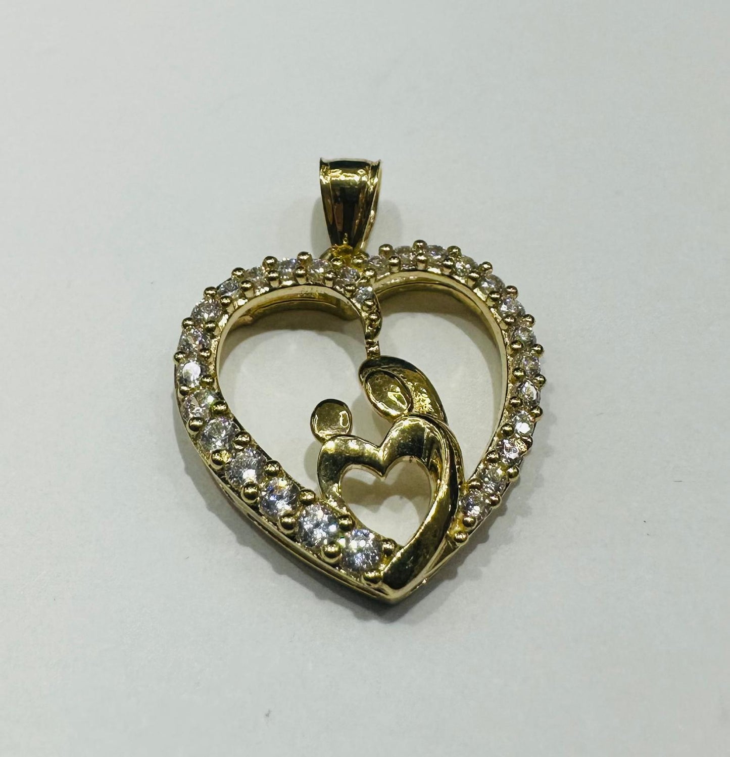 10K GOLD HEART PENDANT WITH CZ STONES- WEIGHT: 2.4gm