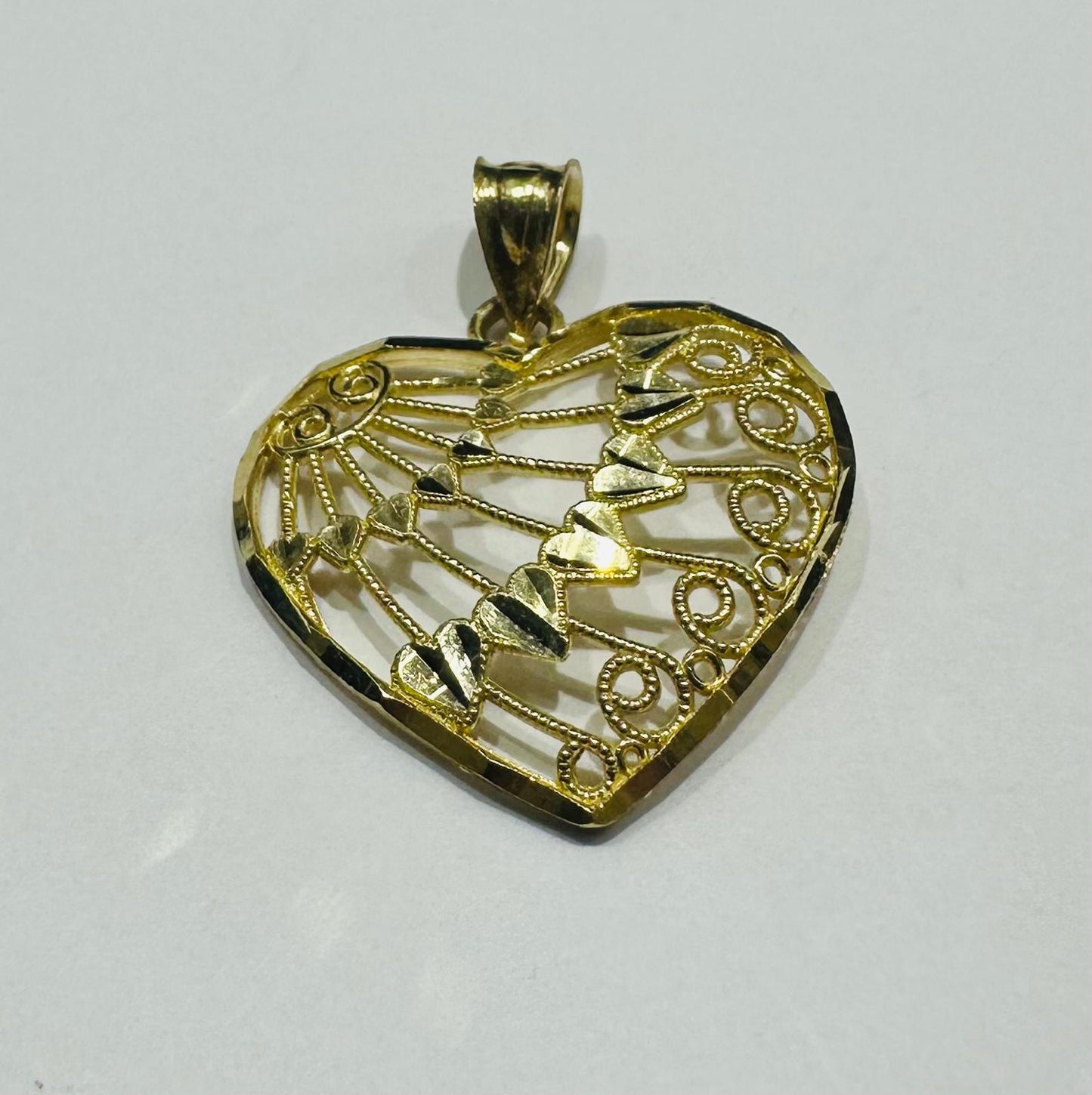 10K GOLD HEART PENDANT