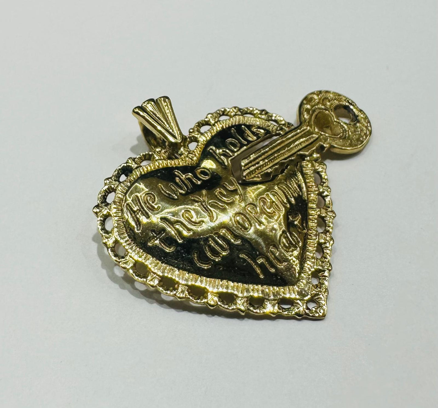 10K GOLD HEART PENDANT - WEIGHT: 4.0gm