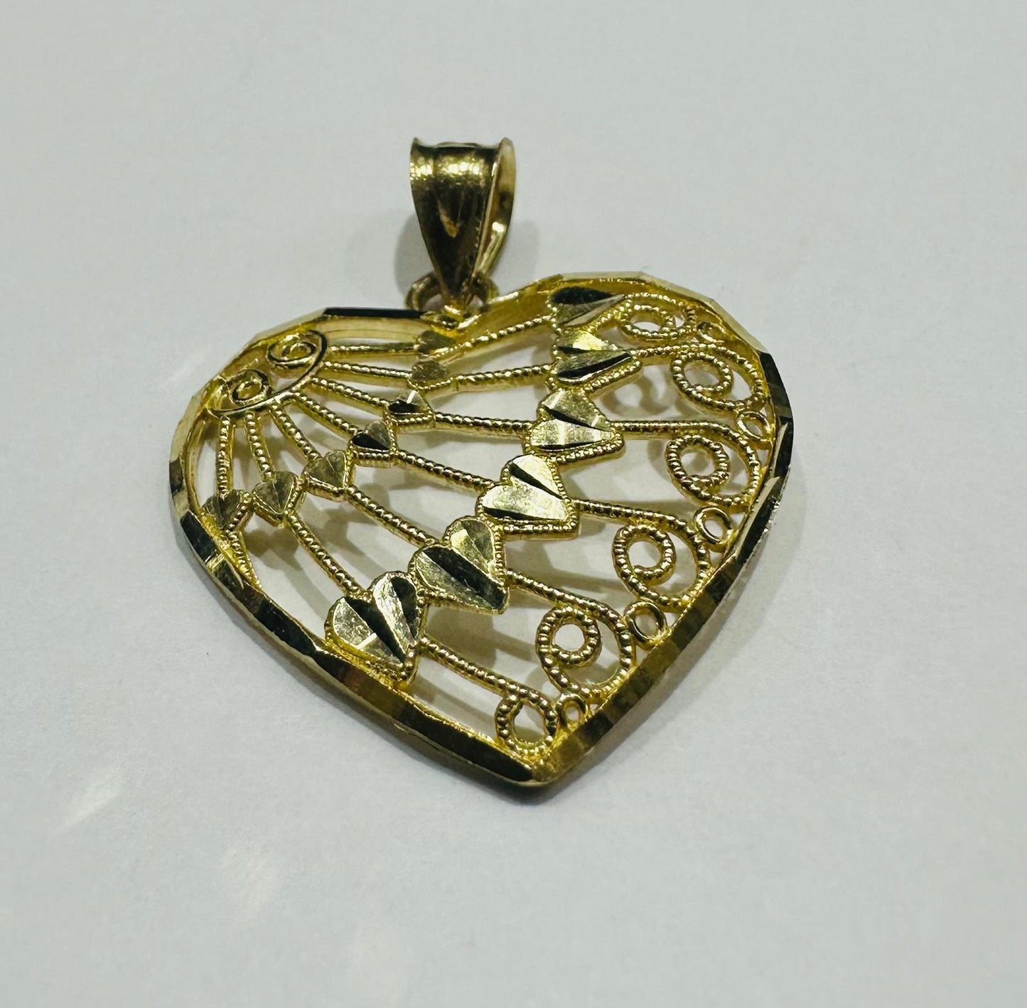 10K GOLD HEART PENDANT