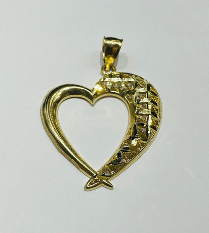 10K GOLD HEART PENDANT - WEIGHT: 4.1gm