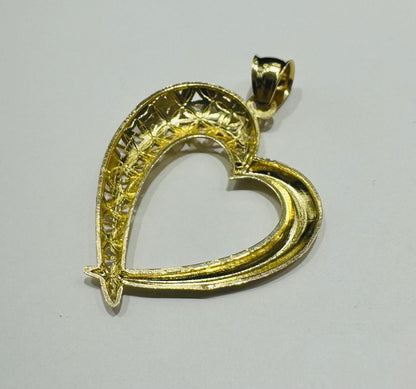 10K GOLD HEART PENDANT - WEIGHT: 4.1gm