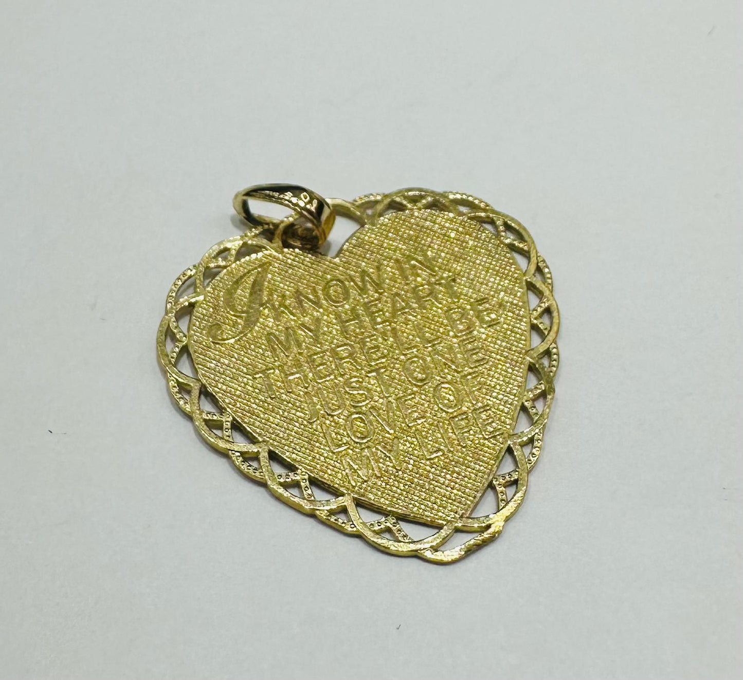 10K GOLD HEART "I LOVE YOU" PENDANT - WEIGHT: 2.6gm
