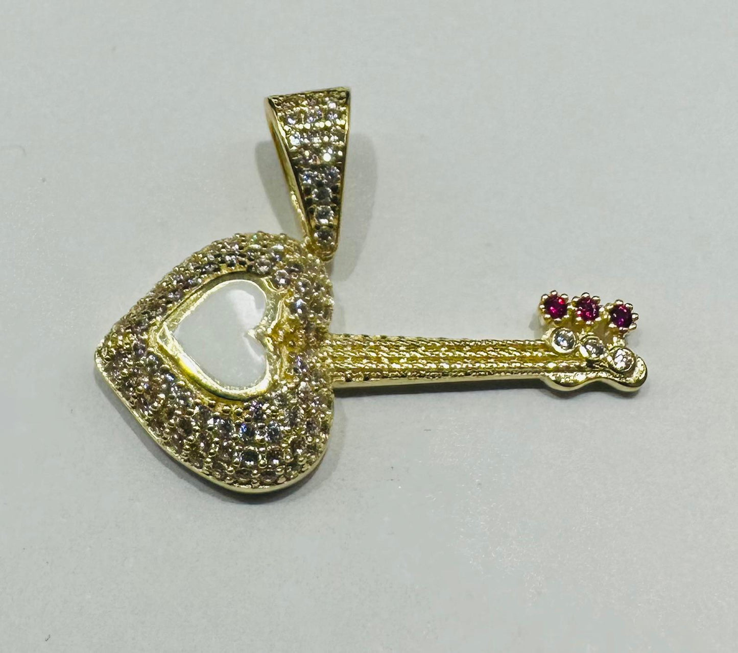 10K GOLD HEART PENDANT WITH CZ STONES- WEIGHT: 3.3gm