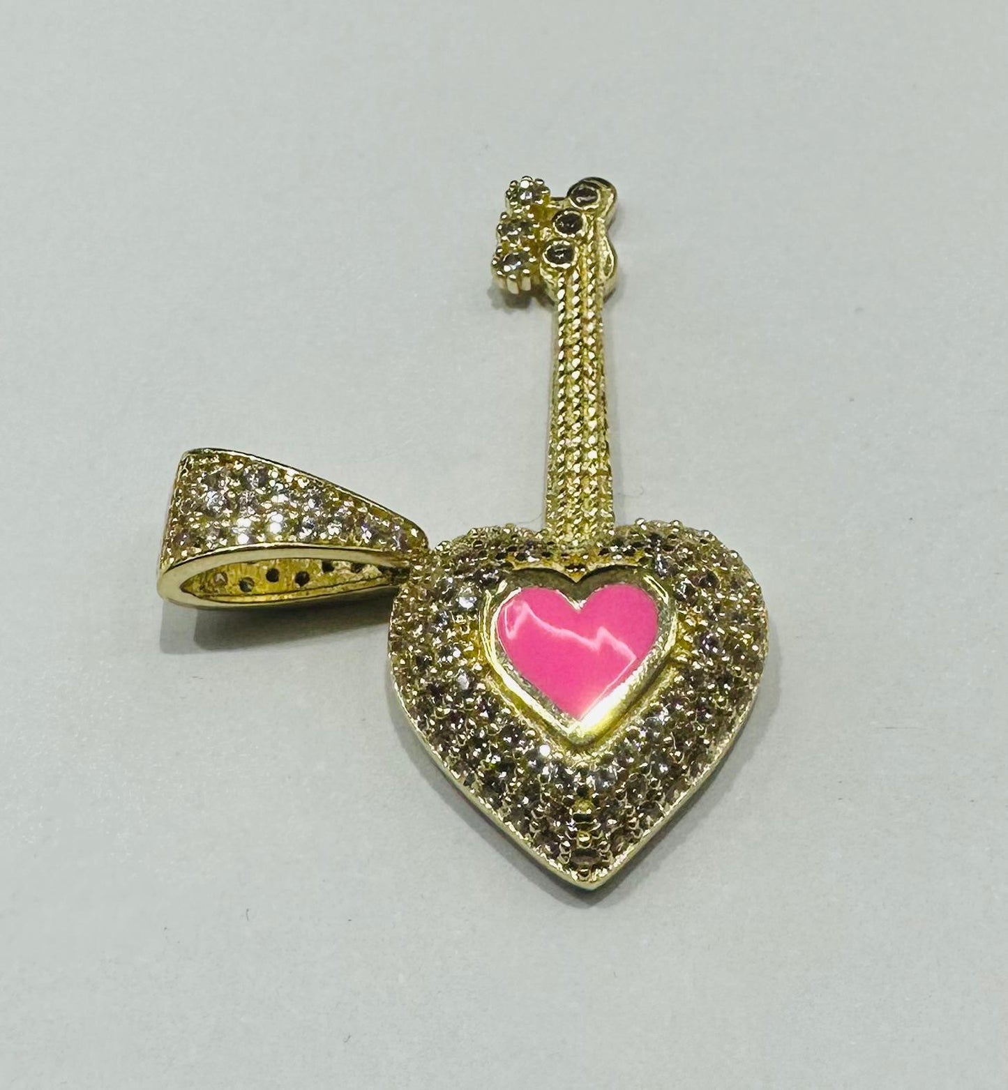 10K GOLD HEART PENDANT WITH CZ STONES- WEIGHT: 3.3gm