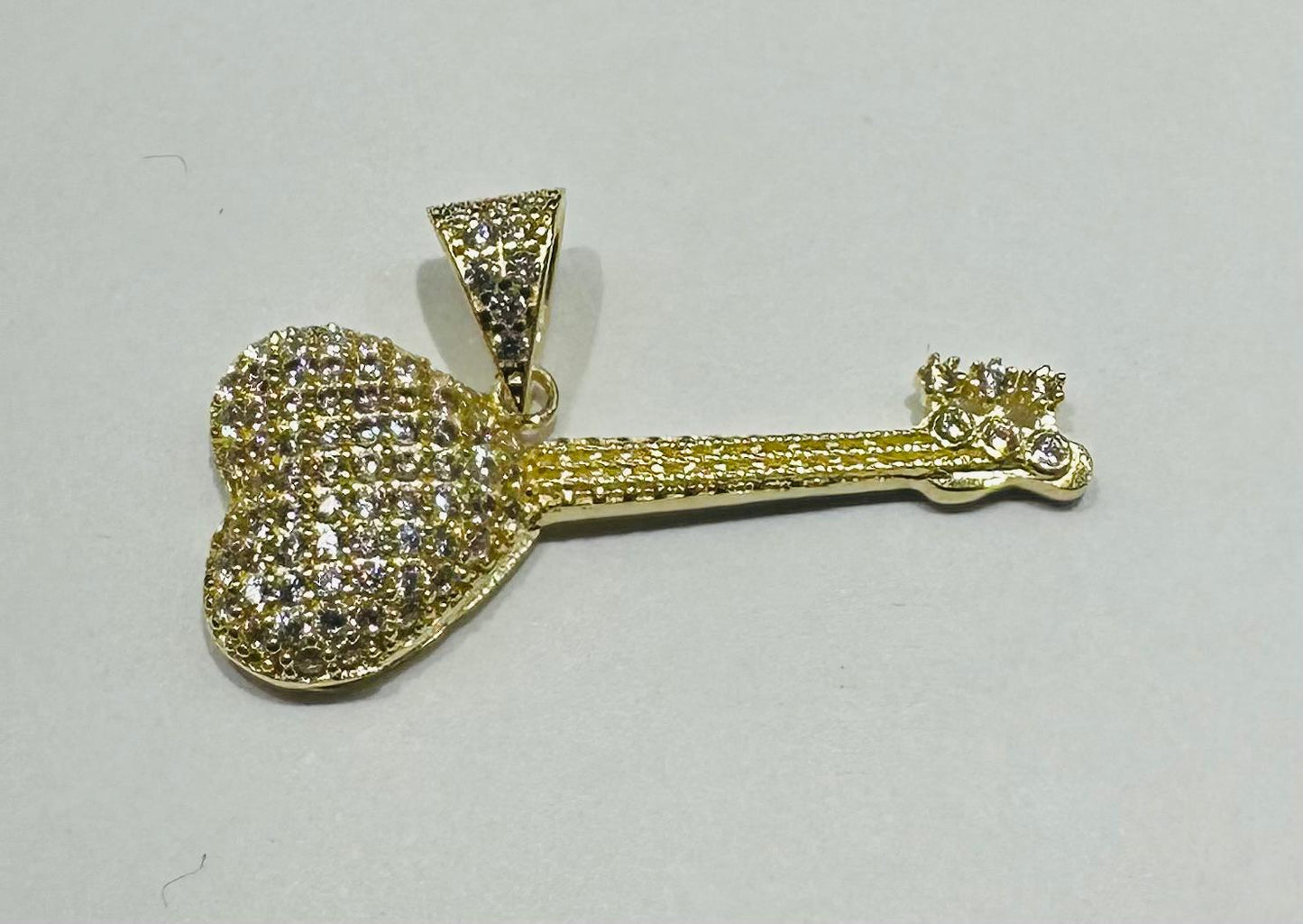 10K GOLD HEART PENDANT WITH CZ STONES