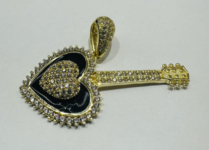 10K GOLD HEART PENDANT WITH CZ STONES- WEIGHT: 4.1gm