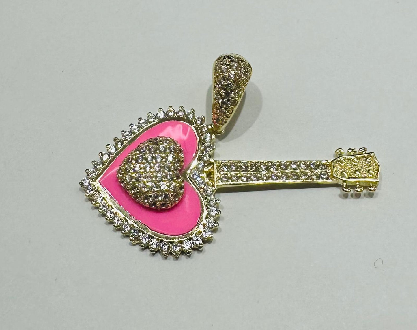 10K GOLD HEART PENDANT WITH CZ STONES- WEIGHT: 3.9gm