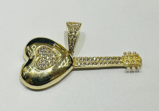 10K GOLD HEART PENDANT WITH CZ STONES- WEIGHT: 3.6gm