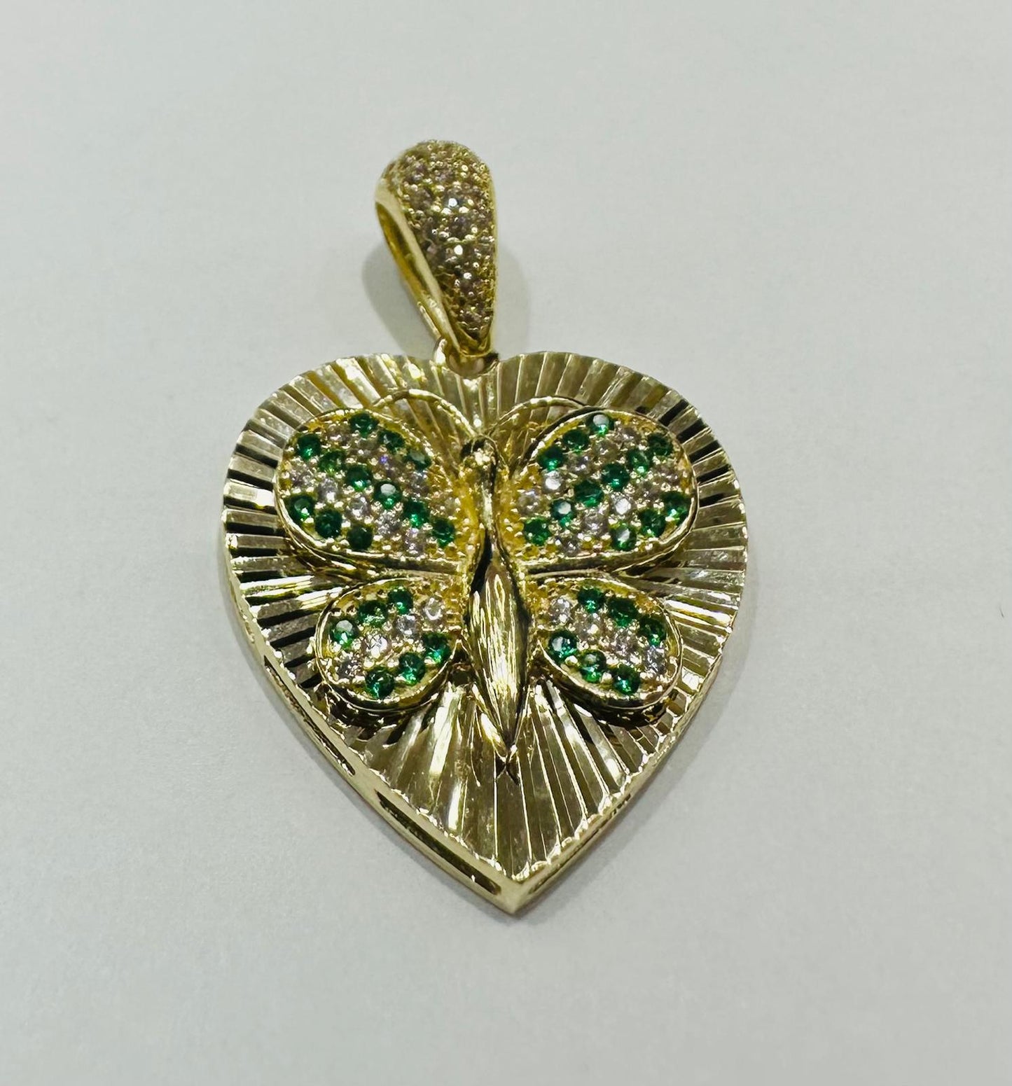 10K GOLD HEART BUTTERFLY PENDANT WITH CZ STONES- WEIGHT: 3.5gm