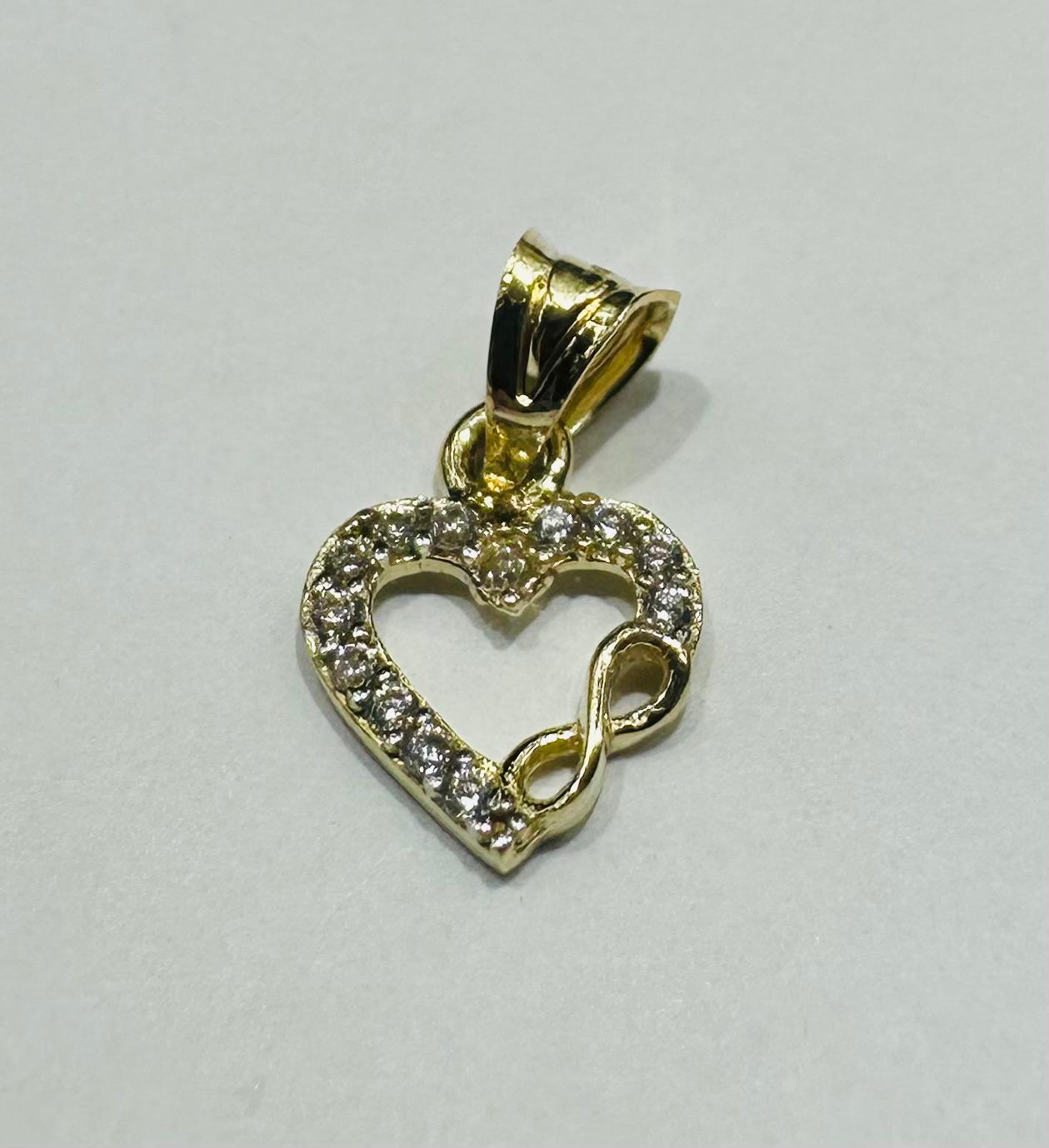 10K GOLD HEART PENDANT WITH CZ STONES