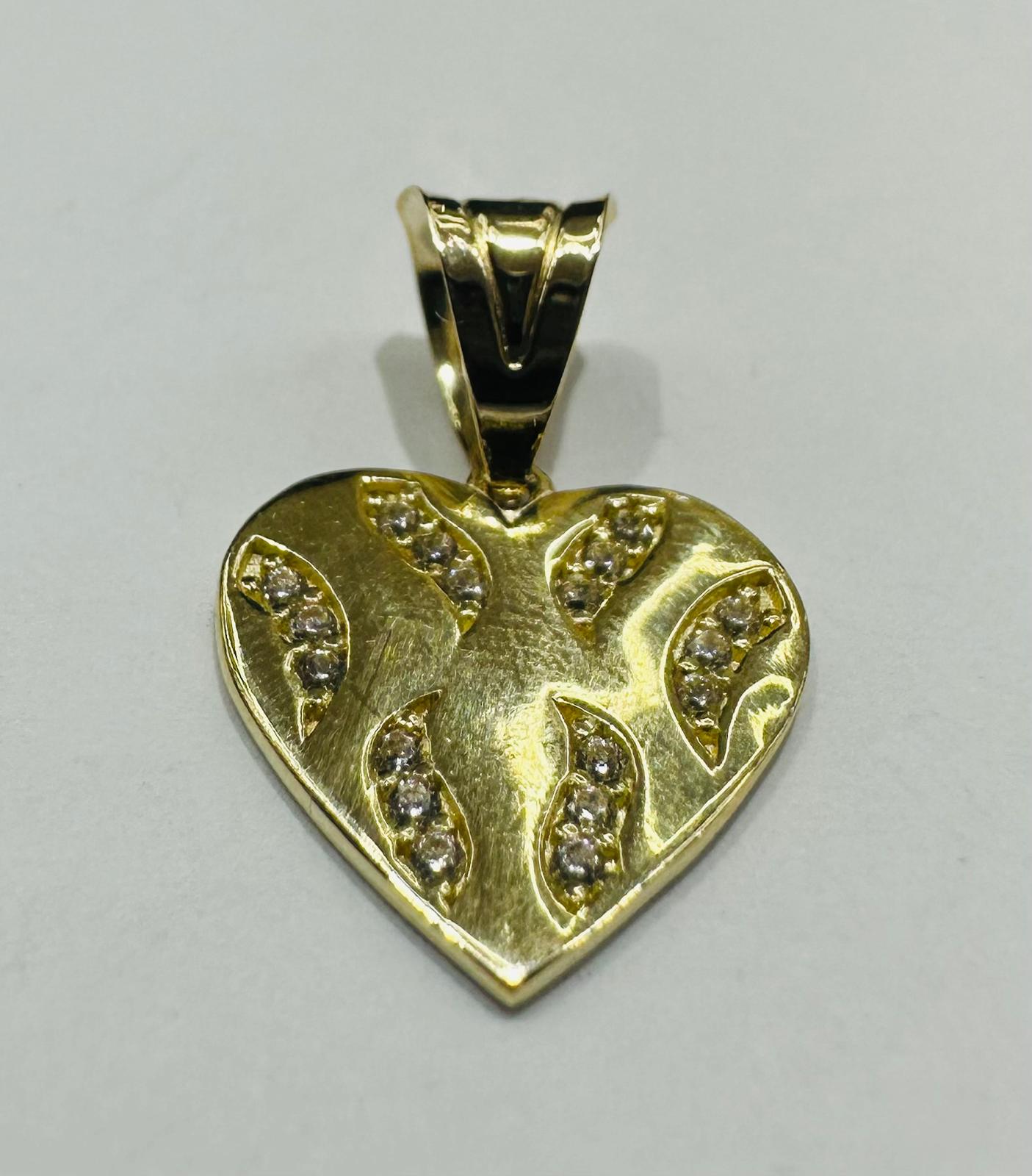 10K GOLD HEART PENDANT WITH CZ STONES