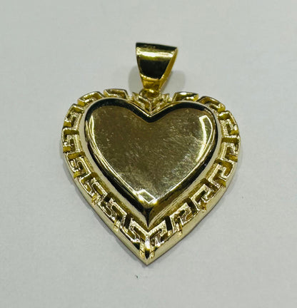 10K GOLD HEART PENDANT- WEIGHT: 3.6gm