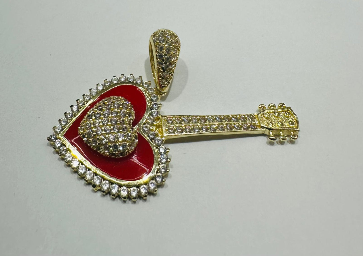 10K GOLD HEART PENDANT WITH CZ STONES- WEIGHT: 3.9gm