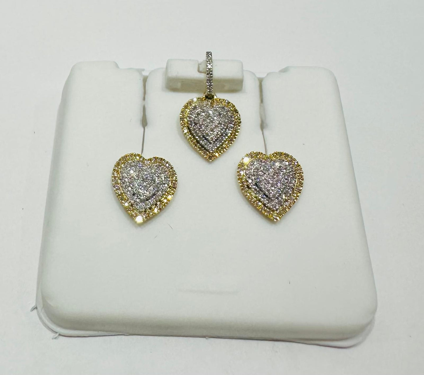 10K GOLD TWO TONED HEART PENDANT AND EARRINGS SET- 0.35CTW