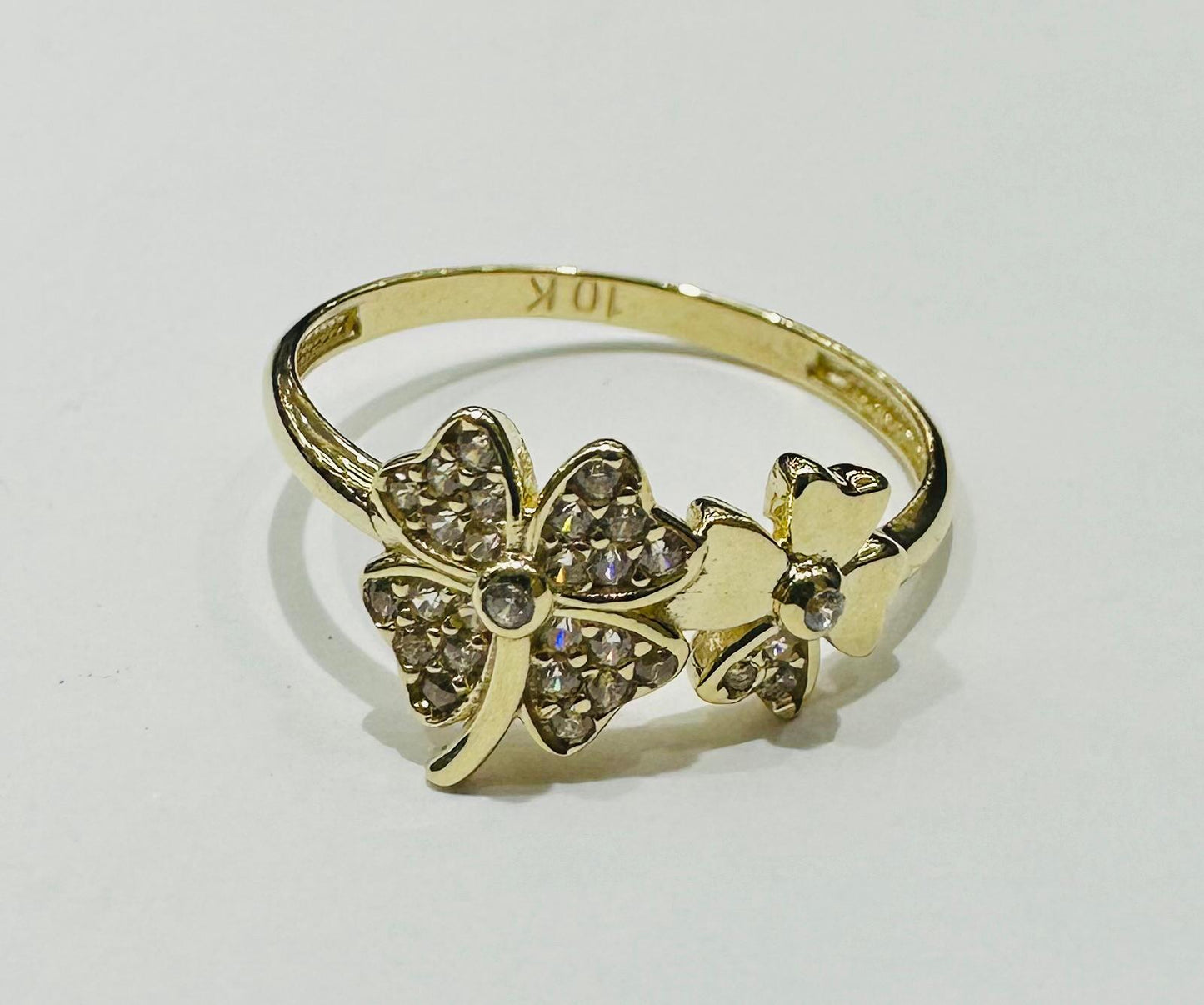 10K GOLD FLOWER RING WITH CZ STONES