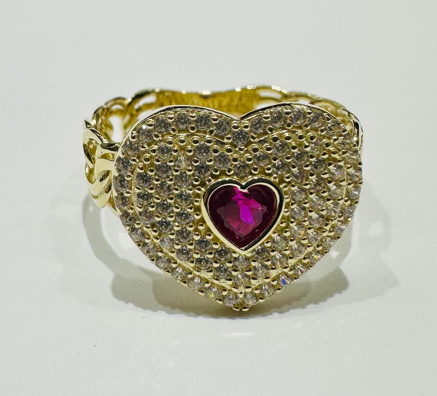 10K GOLD HEART RING WITH CZ STONES- WEIGHT: 3.1gm
