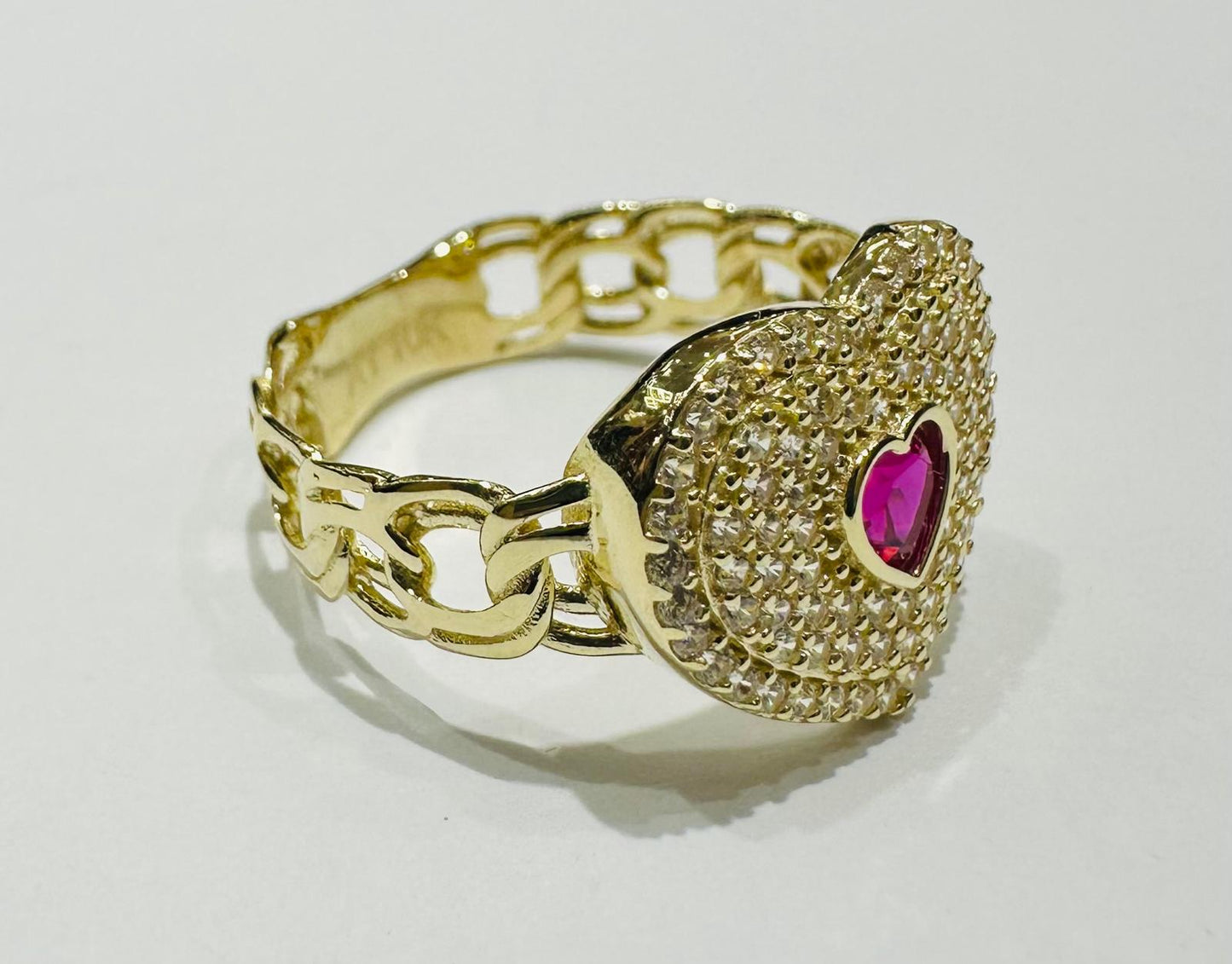 10K GOLD HEART RING WITH CZ STONES- WEIGHT: 3.1gm