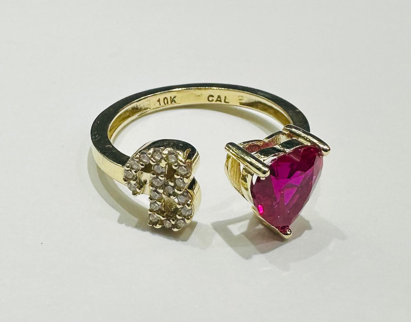 10K GOLD INITIAL LETTER "B" RING WITH CZ STONE