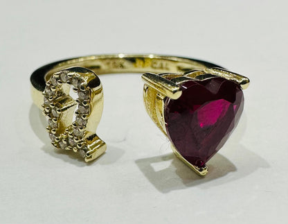 10K GOLD INITIAL LETTER "Q" RING WITH CZ STONE