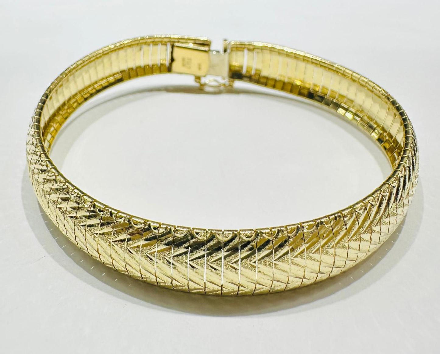 14K GOLD BOX LINK CHAIN WITH A HEART 8.5"  11.60mm  24.8gm