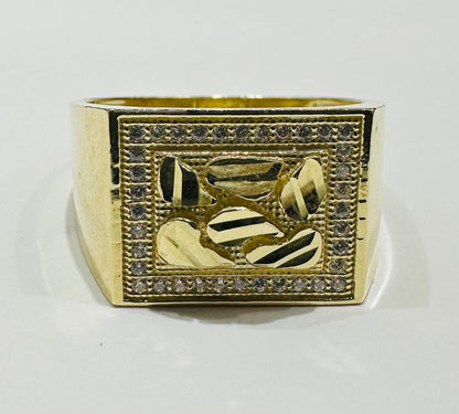 10K GOLD NUGGET RING  Weight:  6.3gm
