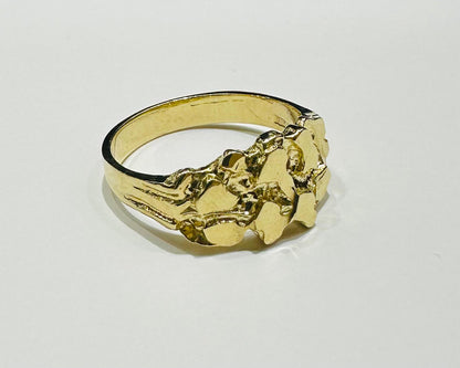 10K GOLD NUGGET RING  Weight:  3.2gm