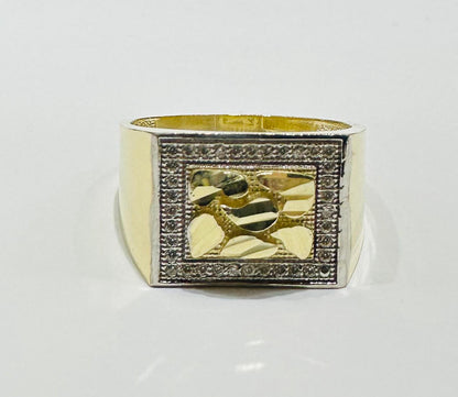 10K GOLD NUGGET RING  Weight:  6.6gm