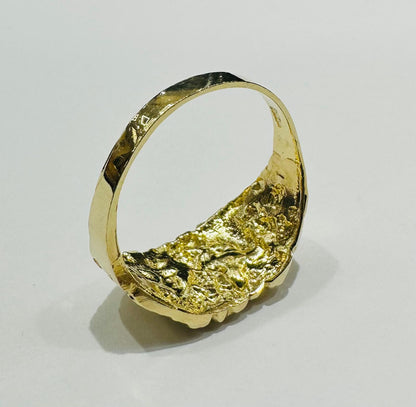 10K GOLD NUGGET RING  Weight: 2.9gm