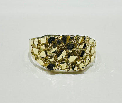 10K GOLD NUGGET RING  Weight: 2.0gm