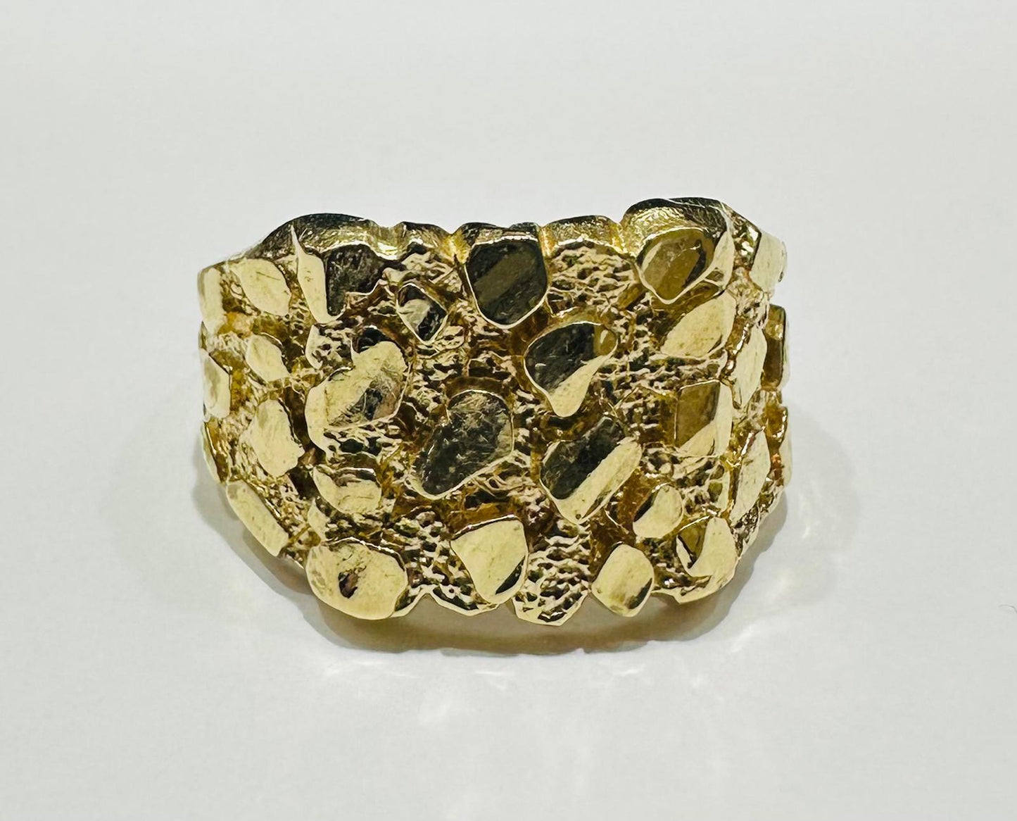 10K GOLD NUGGET RING  Weight: 3.0gm