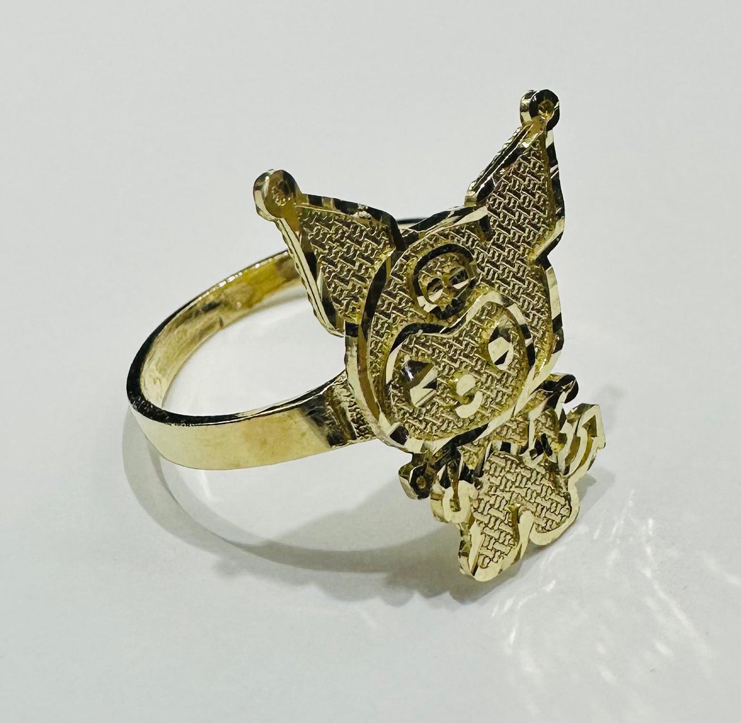 10K GOLD KUROMI RING  WEIGHT:  2.8gm