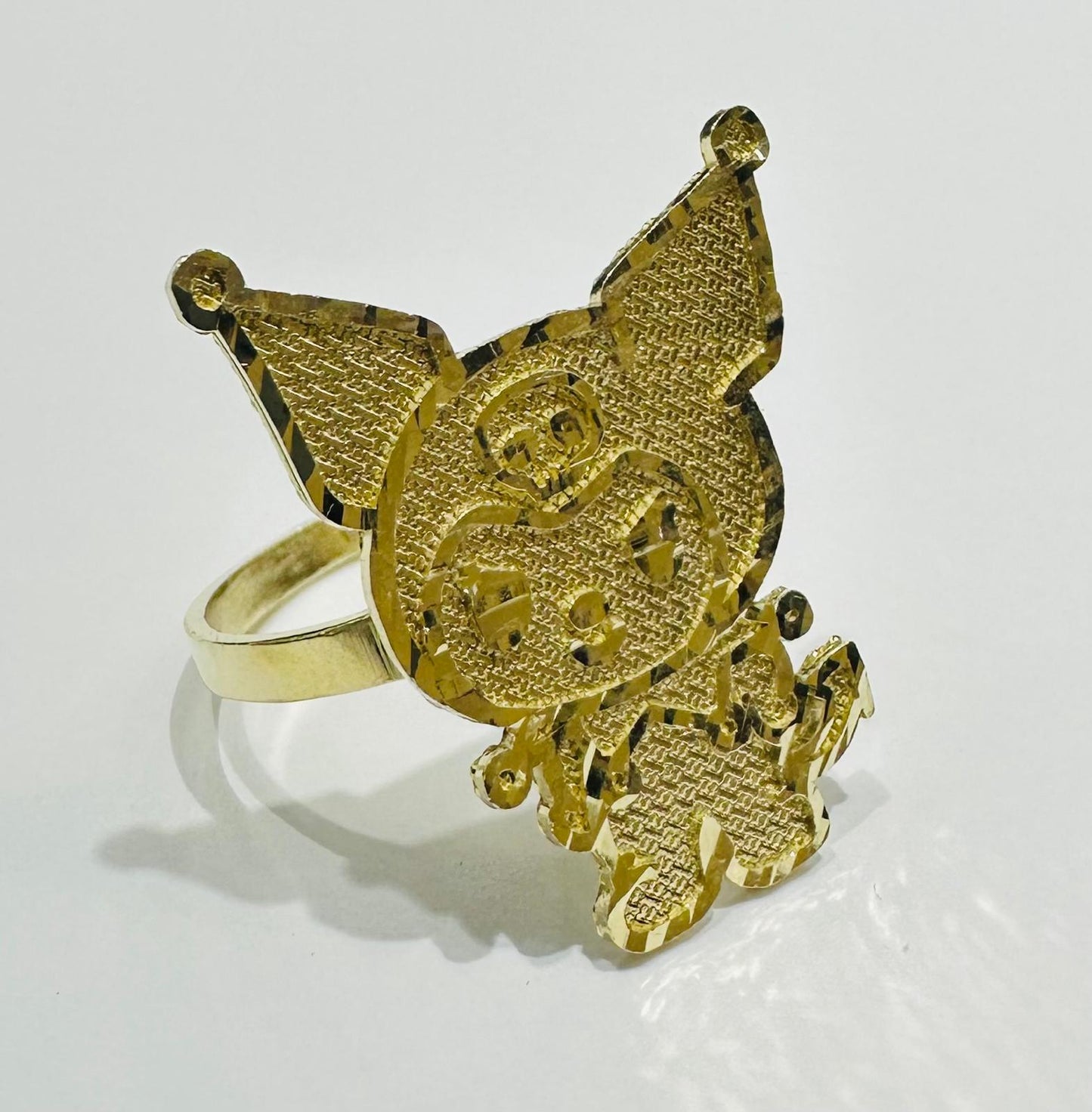 10K GOLD KUROMI RING  WEIGHT:  4.1gm