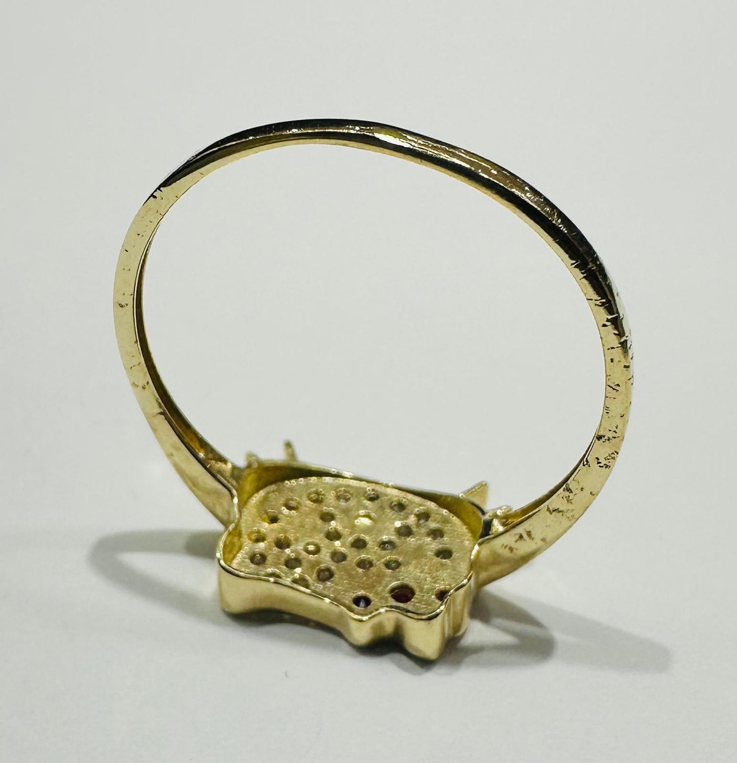 10K GOLD KITTY RING WITH  CZ STONES   WEIGHT:  1.5gm