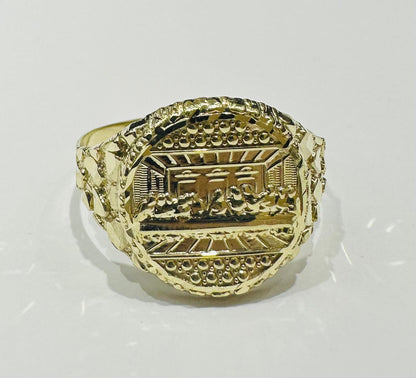10K GOLD ROUND LAST SUPPER RING  WEIGHT: 2.6gm
