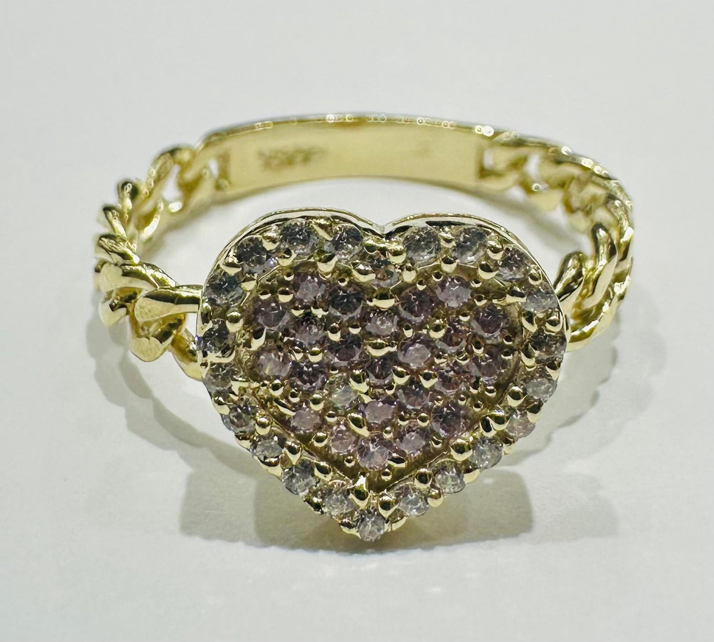 10K GOLD HEART RING WITH CZ STONES- WEIGHT: 3.0gm