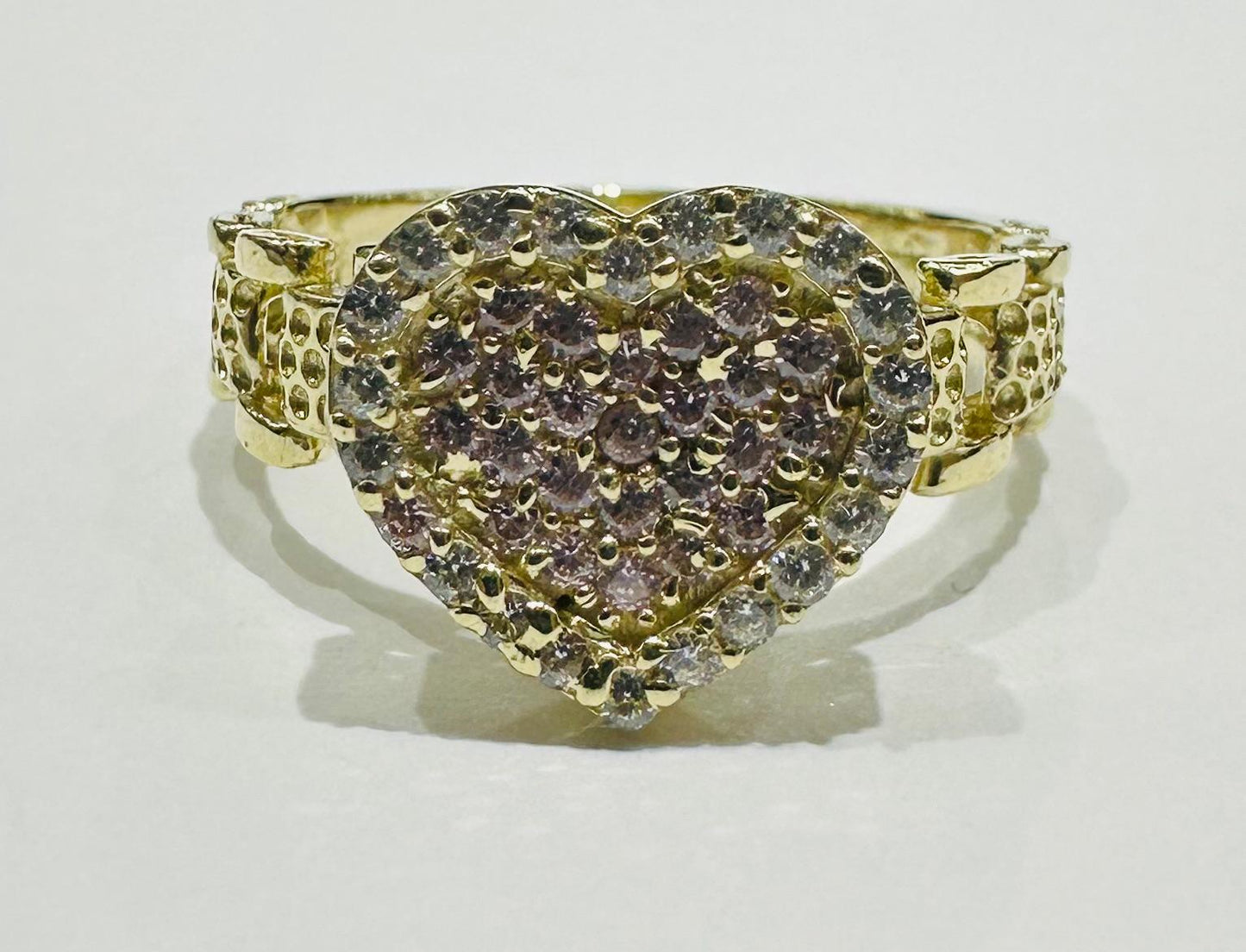 10K GOLD HEART RING WITH CZ STONES- WEIGHT: 3.2gm