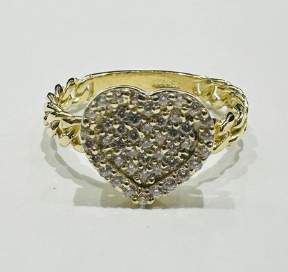 10K GOLD HEART RING WITH CZ STONES- WEIGHT: 2.9gm