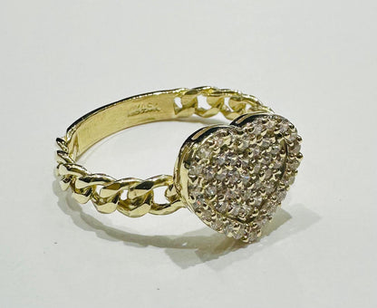10K GOLD HEART RING WITH CZ STONES- WEIGHT: 2.9gm