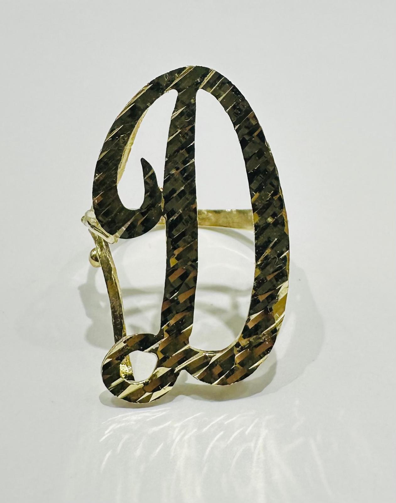 10K GOLD INITIAL LETTER "D" RING- WEIGHT:  3.5gm