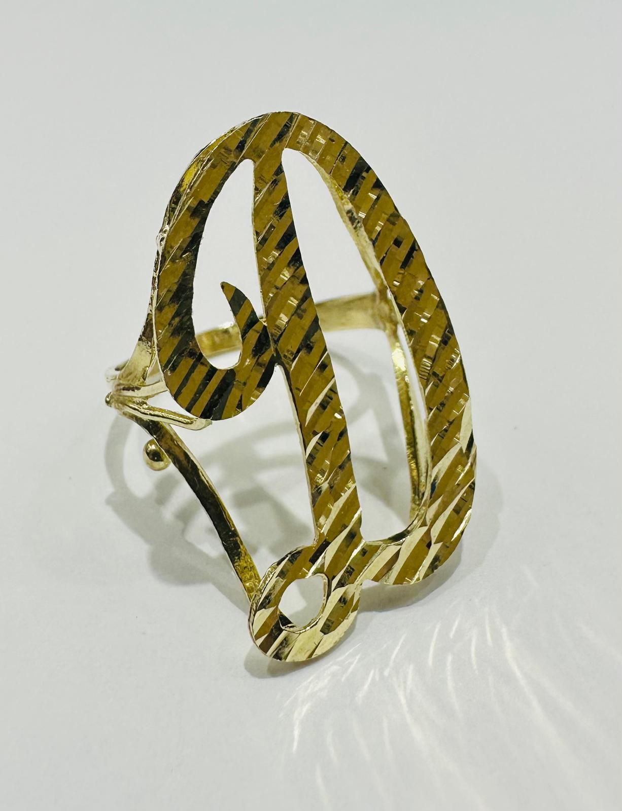 10K GOLD INITIAL LETTER "D" RING- WEIGHT:  3.5gm