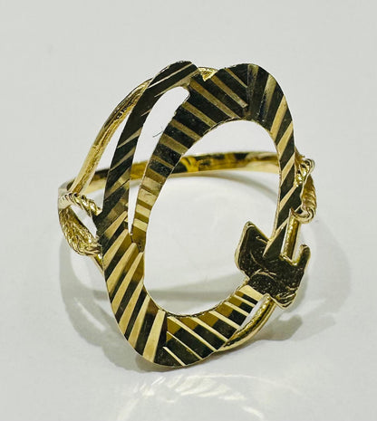 10K GOLD INITIAL LETTER "Q" RING- WEIGHT:  2.8gm